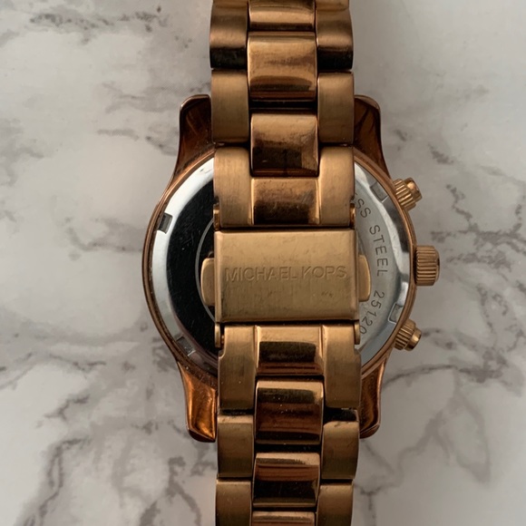 Michael Kors Rose Gold Watch - Picture 9 of 12